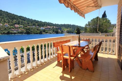 Apartments By The Sea Brna (korcula) - 10057