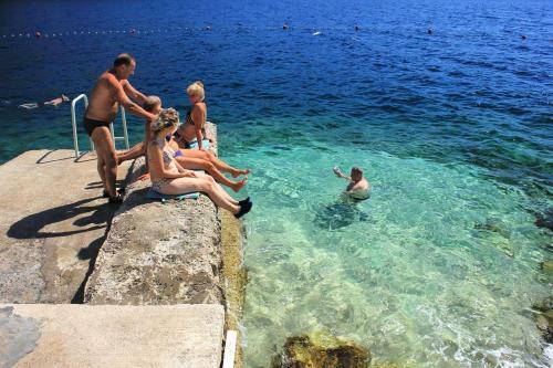 Apartments By The Sea Brna (korcula) - 10057