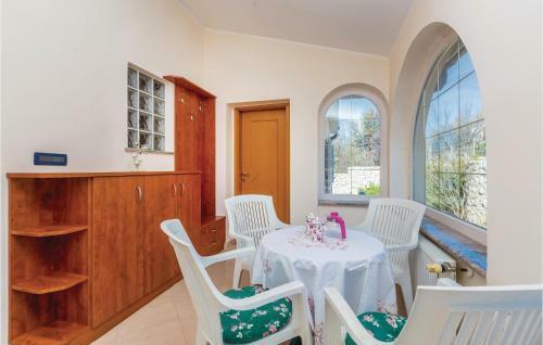 Four-bedroom Holiday Home In Smrika
