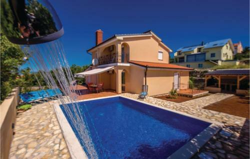 Four-bedroom Holiday Home In Smrika