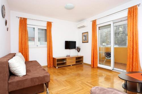 Apartment Split 11623b
