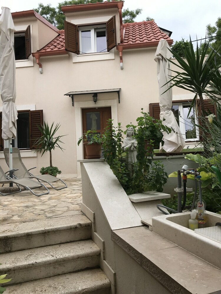 Hostal Guesthouse Kresic