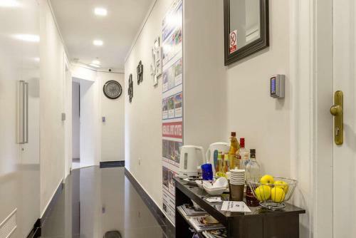 Hostal Palace Queen Mary Luxury Rooms