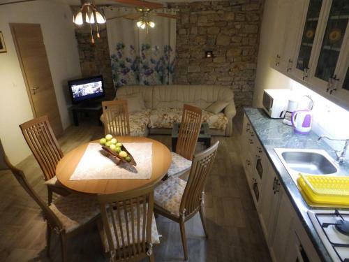 Seaside Holiday House Maslinica (solta) - 14017