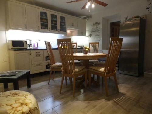 Seaside Holiday House Maslinica (solta) - 14017