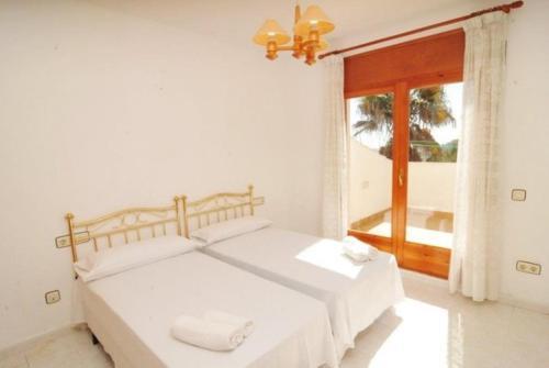 Santa Susanna Villa Sleeps 10 Wifi