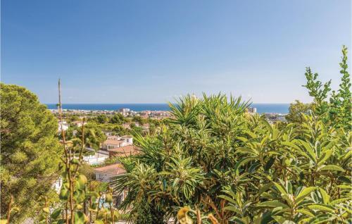 Four-bedroom Holiday Home In Coma-ruga, El Vendrell