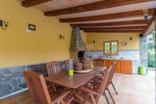 Santa Ceclina Villa Sleeps 10 Pool