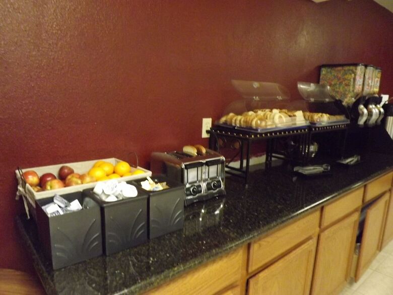 Hotel Quality Inn & Suites