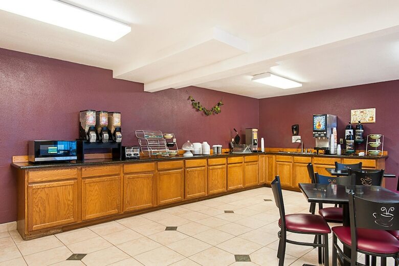 Hotel Quality Inn & Suites