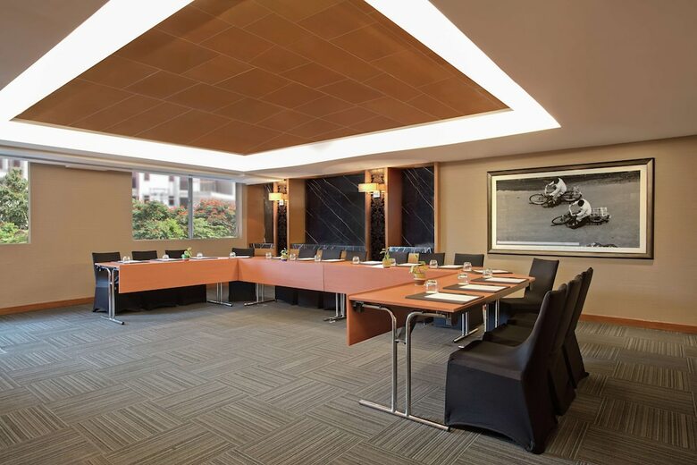 Hotel Double Tree Suites By Hilton Bangalore