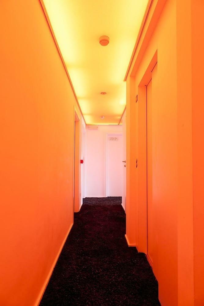 Hotel Pantone