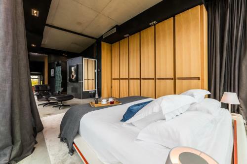 Villa Borobil: Heated Pool, Barbecue & Gardens