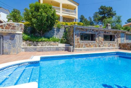 Montbarbat Villa Sleeps 6 Pool