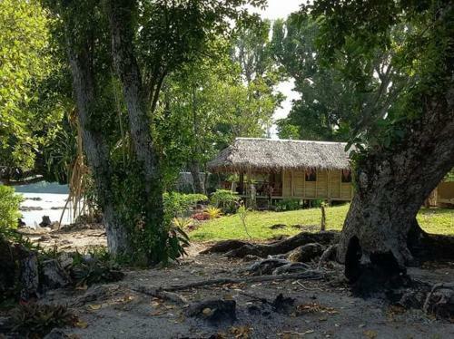 Hotel Hideaway Paradise Beach Bungalows