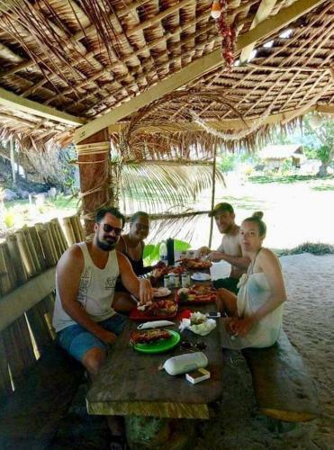 Hotel Hideaway Paradise Beach Bungalows