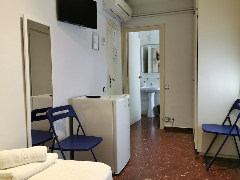 Hostal Barcelona City Street