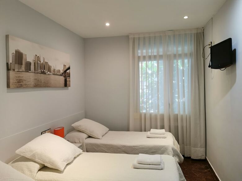 Hostal Barcelona City Street
