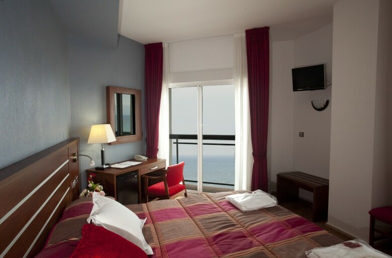Hotel La Familia Gallo Rojo