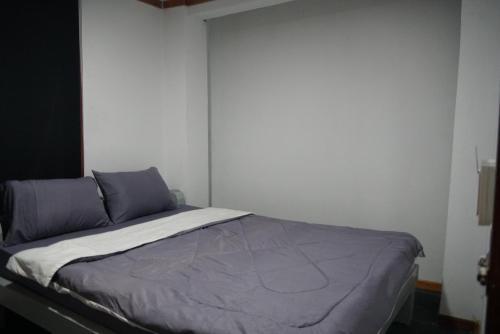 Hostal White Rose Guesthouse