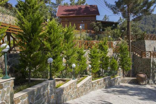 Ricky Chalet Near Troodos