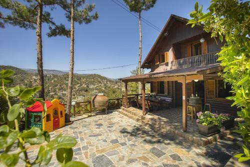 Ricky Chalet Near Troodos