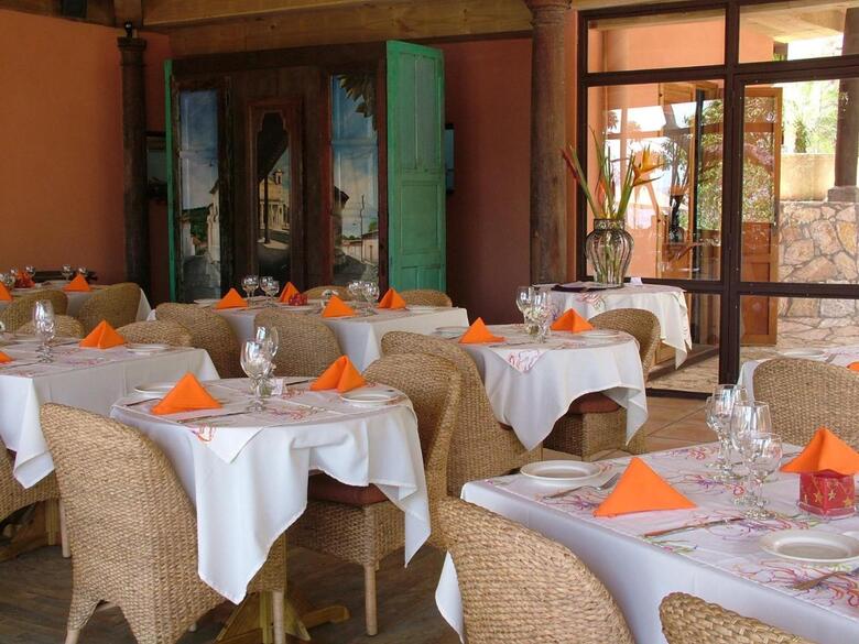 Hotel Los Almendros De San Lorenzo