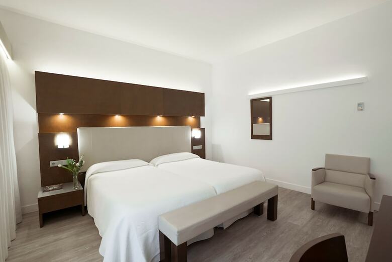 Hotel Almudaina