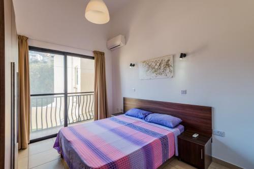 Blue Harbour 4 Seafront Apartment