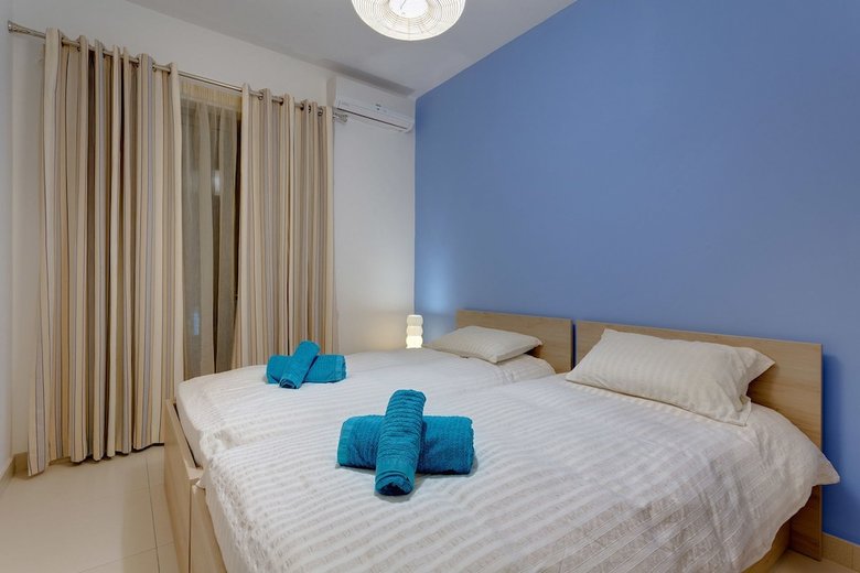 Luxury Apartment, Prime Location In St Julians
