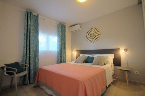 Villa Near The Beach (mqsl17)