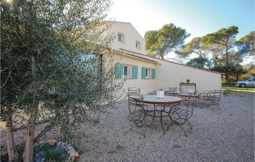 One-bedroom Apartment In Roquebrune Sur Argens