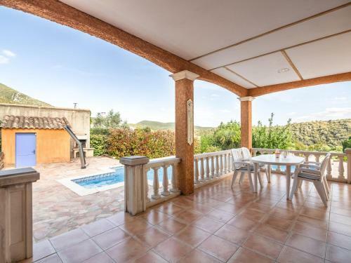 Cozy Villa In Roquebrun With Swimming Pool
