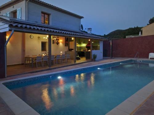 Modern Villa In Roquebrun With Private Pool
