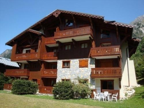 Apartment Style Montagne Avec Agr�able Balcon 1