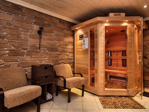 Luxurious Holiday Home With Jacuzzi And Sauna In Houffalize