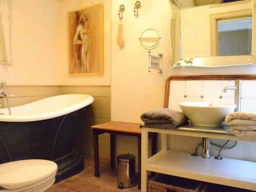 Authentic Holiday Home Located In Bievre With Jacuzzi