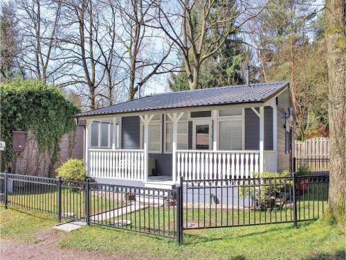 Three-bedroom Holiday Home In Lanaken