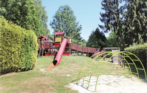 Three-bedroom Holiday Home In Lanaken