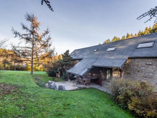 Luxurious Farmhouse Near Forest In Anhee