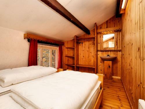 Vibrant Holiday Home In Durbuy With Garden