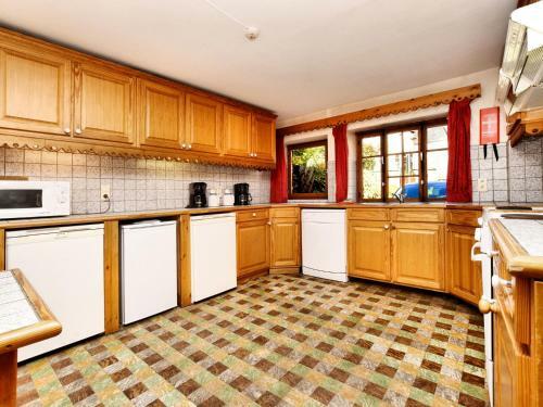 Vibrant Holiday Home In Durbuy With Garden