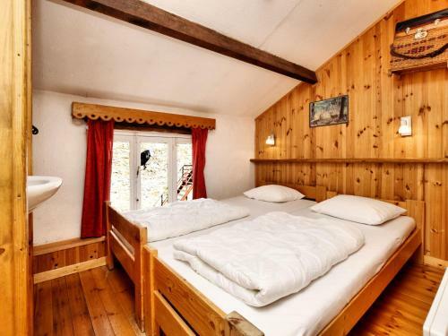 Vibrant Holiday Home In Durbuy With Garden