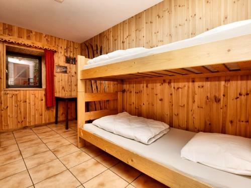 Vibrant Holiday Home In Durbuy With Garden