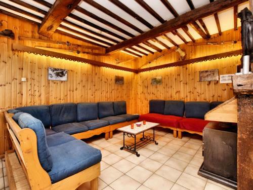Vibrant Holiday Home In Durbuy With Garden