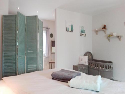 Nine-bedroom Holiday Home In Borgloon