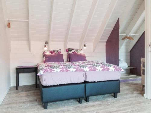 Nine-bedroom Holiday Home In Borgloon