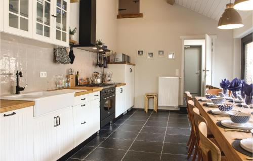 Nine-bedroom Holiday Home In Borgloon