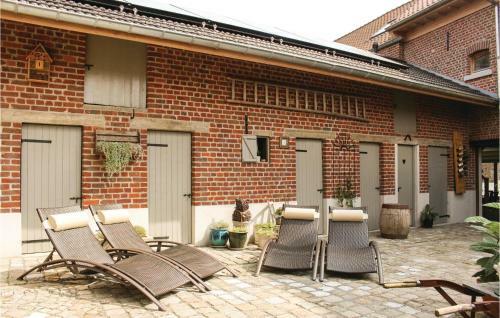 Nine-bedroom Holiday Home In Borgloon