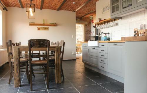 Nine-bedroom Holiday Home In Borgloon